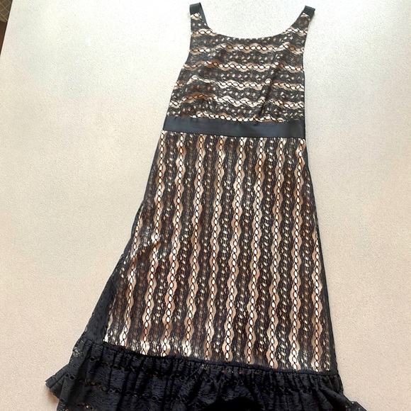 Milly of New York Dresses & Skirts - Tan and black lace Milly dress size 2